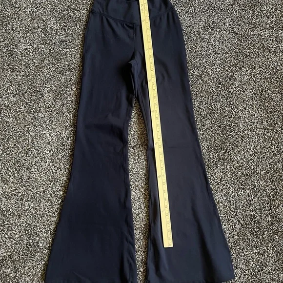 Black and Teal Leggings - Picture 4 of 9